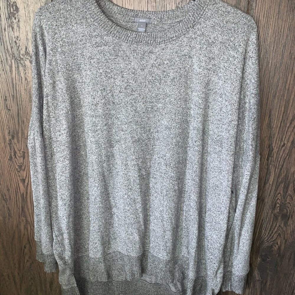 Long sleeve gray shirt